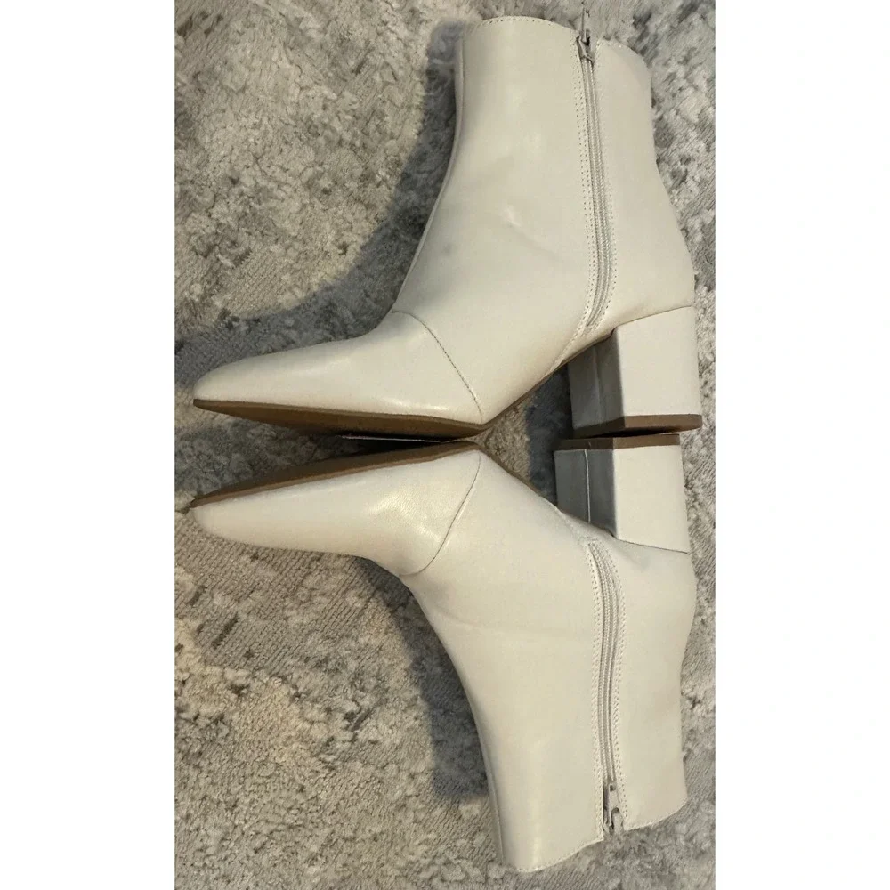 Sugar SGR NIGHTLIFE White Faux Leather Pointed Toe Heel Ankle Boots Womens 6.5 M